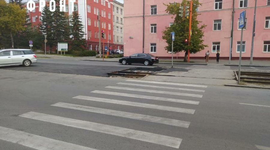 «Фронтовики» упрекнули барнаульских чиновников за «скупых» на асфальт ремонтников