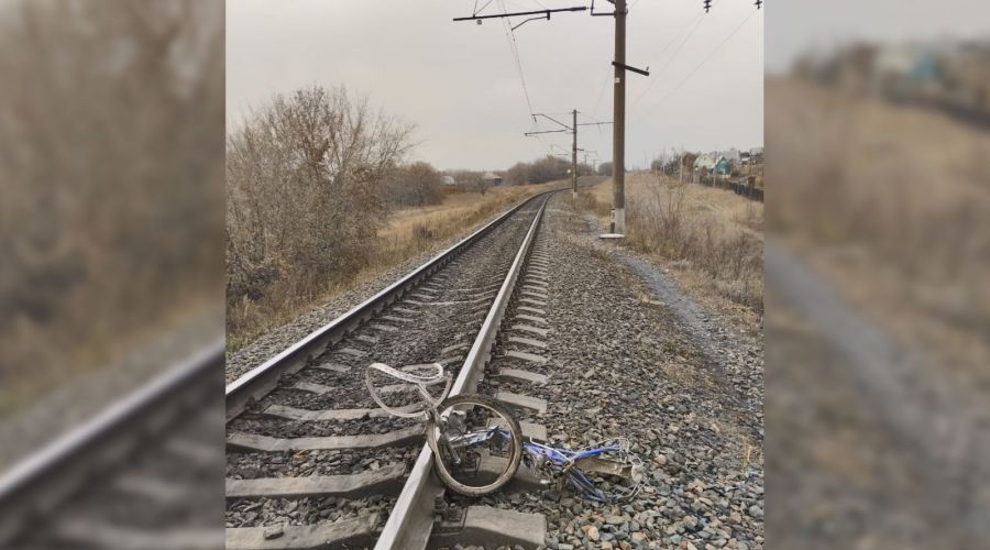 В Алтайском крае поезд насмерть сбил велосипедиста