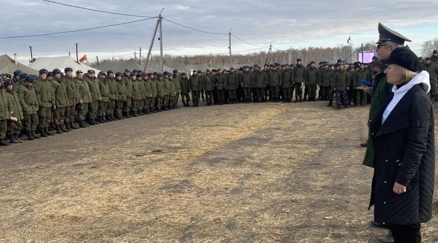 «Провокаторы хреновы»: поездка алтайского министра к мобилизованным породила острую дискуссию в соцсетях
