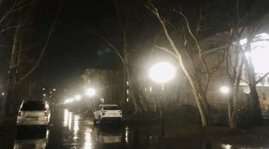 В Бийске обновленный бульвар используют в качестве проезжей части и парковки