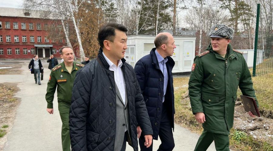 Первые лица Республики Алтай приехали в центр подготовки проведать мобилизованных военнослужащих