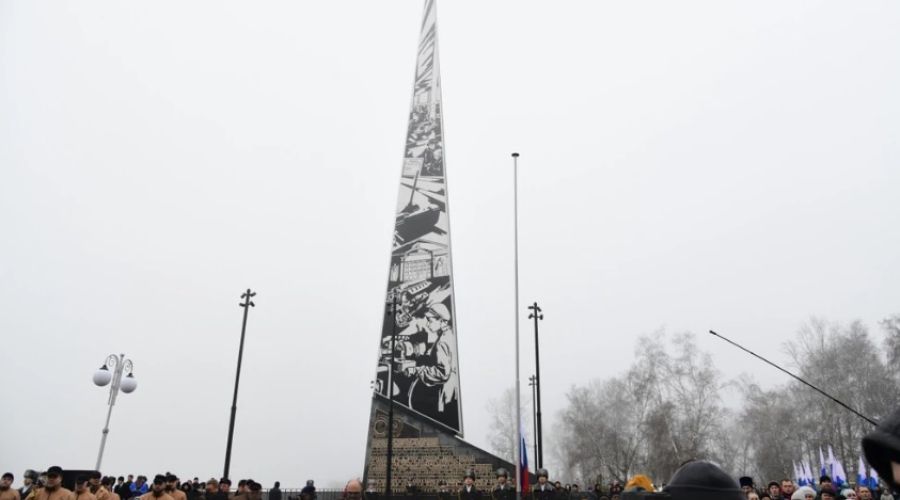 «Высоченная и дорогущая» - так отзываются о стеле в Барнауле