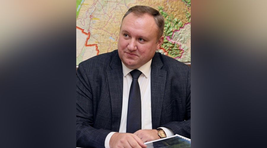 В Краснощековском районе депутаты переизбрали молодого «варяга» на пост главы