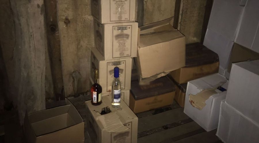 Барнаульский суд отправил в колонию трех поставщиков смертельного суррогата