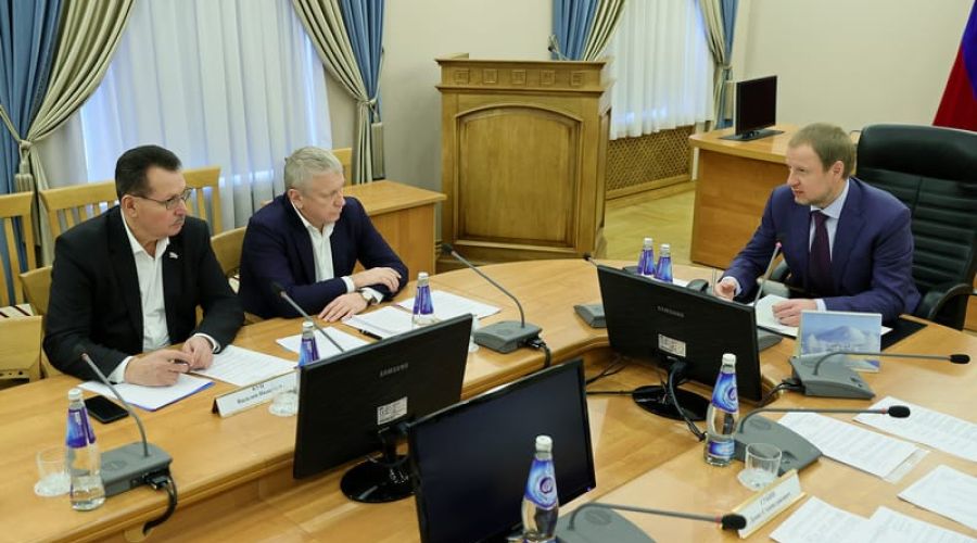 Алтайский губернатор встретился с руководством краевой Общественной палаты «на излете» их полномочий