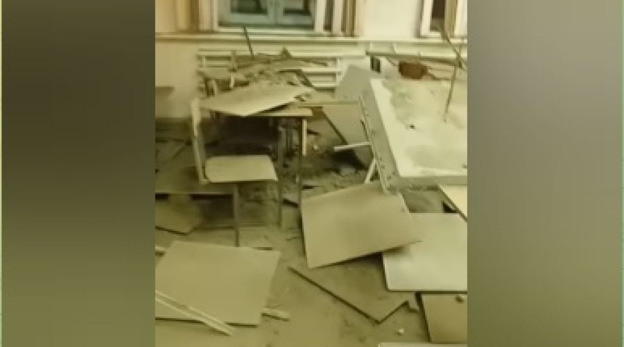 В одном из корпусов Алтайского гуманитарно-педагогического университета прекратили занятия из-за обрушения потолка