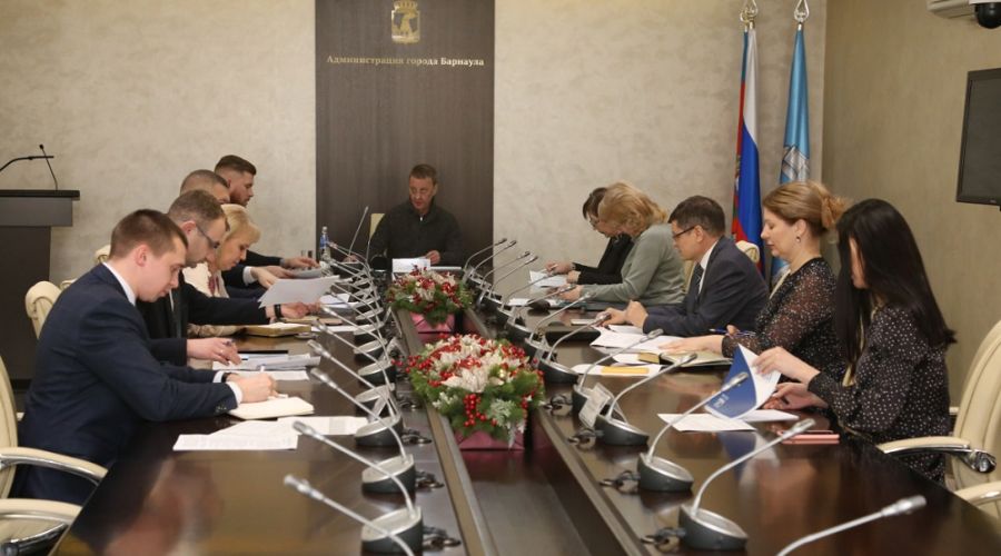 Мэрия Барнаула обсудила дорожную карту по улучшению ситуации с общественным транспортом