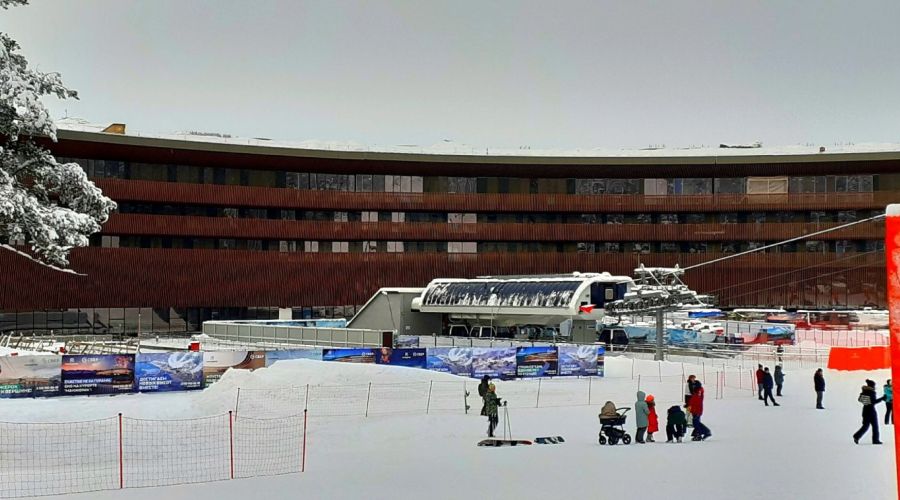 Прокуратура «взяла на карандаш» масштабный пожар в строящейся гостинице Сбера в Горном Алтае