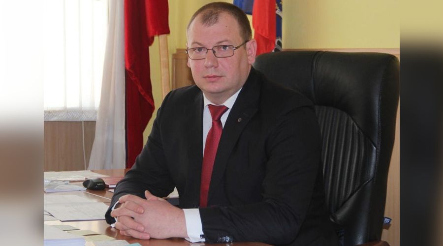 В Алтайском крае главой Топчихинского района единогласно избрали чиновника из «квартирного дела»