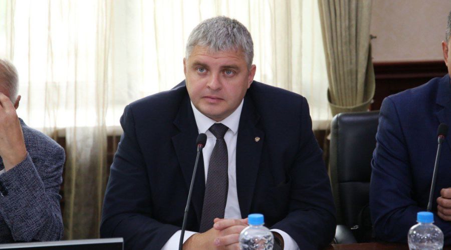 Глава алтайского Минрегионразвития уходит в отставку из-за проблем со здоровьем