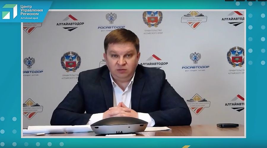 «Оперативное решение!»: край решился на закупку трех грейдеров для Бийска спустя месяц после начала дорожного коллапса