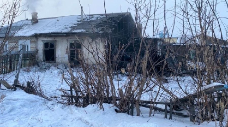 Сгоревший дом в Камне-на-Оби
