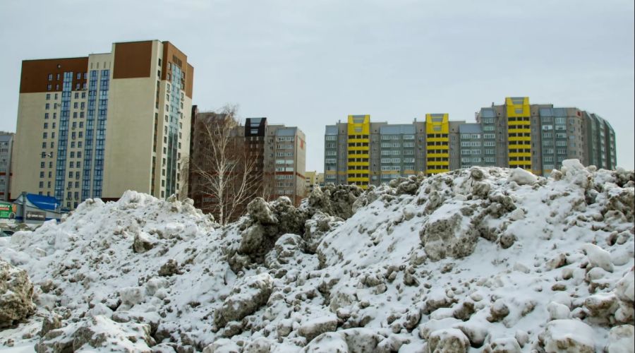 В Барнауле нашли еще одну несанкционированную свалку грязного снега
