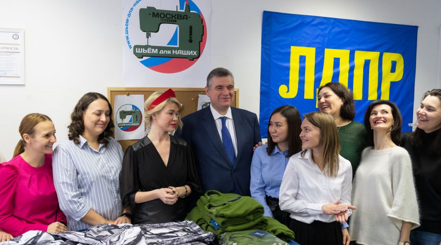 Алтайские волонтеры вступают в новое движение «Плечом к плечу»