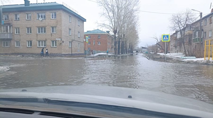 Воскресная оттепель укрепила «судоходные» перспективы бийских улиц