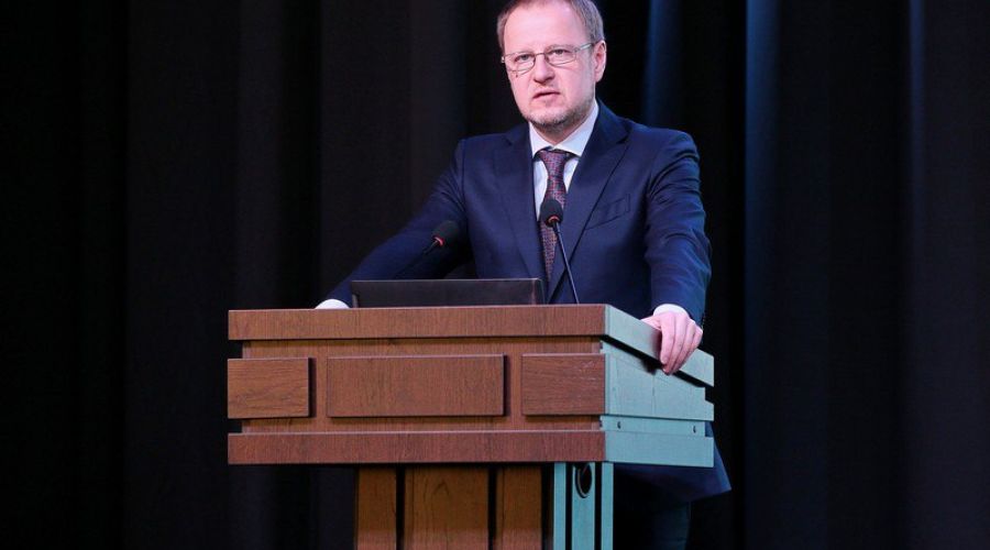 Губернатор Алтайского края призвал трезво оценивать ситуацию в медицине на фоне попыток «очернить систему»