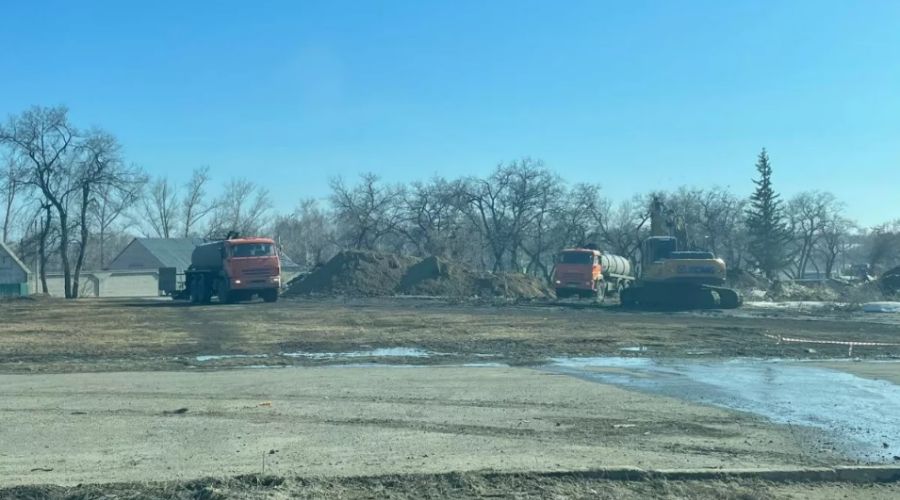 Подрядчик начал готовить площадку под строительство развязки на Змеиногорском тракте в Барнауле