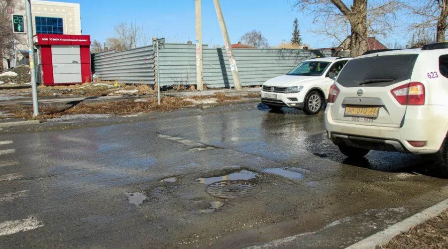 Весенние дороги в Барнауле. Фото иллюстративное