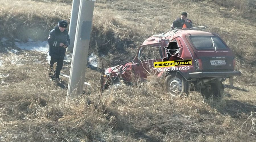 Водитель легковушки погиб в столкновении с поездом на алтайской железной дороге