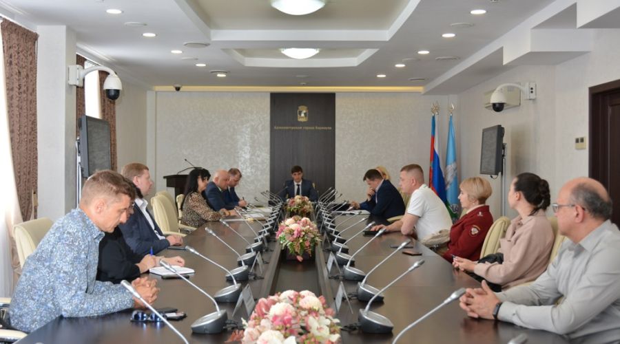 Застройщик проблемных ЖК в Барнауле вновь заявил о переносе сроков