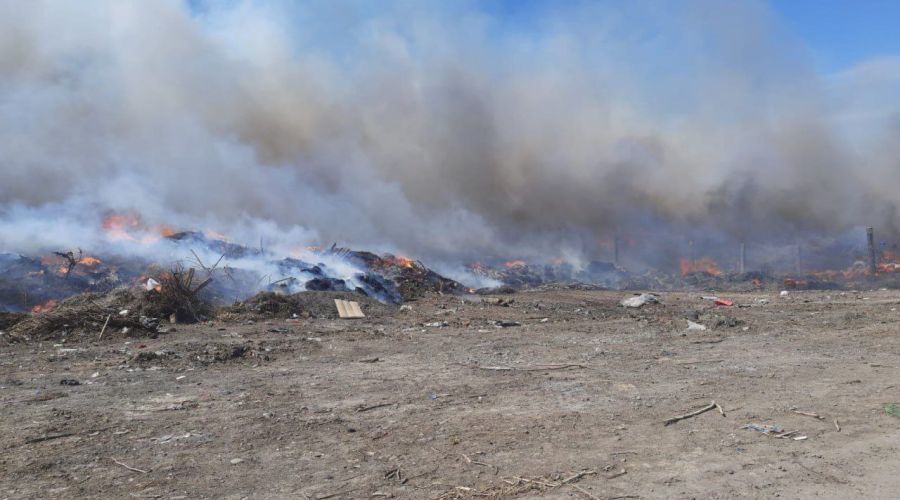 Власти Краснощековского района не видят угрозы для села в полыхающей свалке