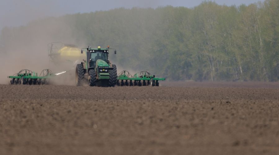 Виктор Томенко рассказал о ходе посевной в Алтайском крае