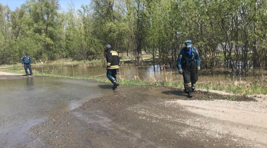 Паводок «подбирается» к поселку Затон в Барнауле