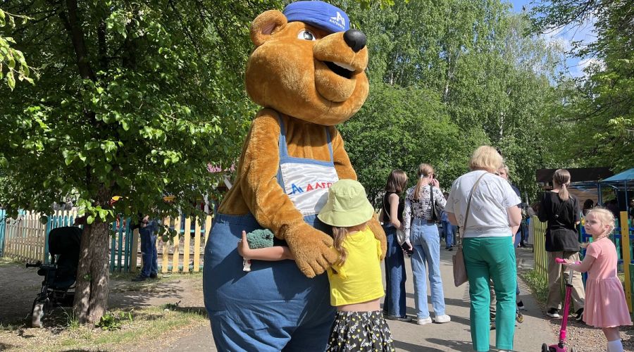ГК «Алгоритм» провела праздник для детей в барнаульском парке