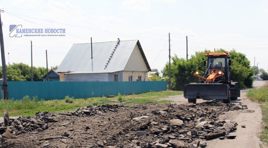 В Камне-на-Оби дебютировал «правительственный» грейдер