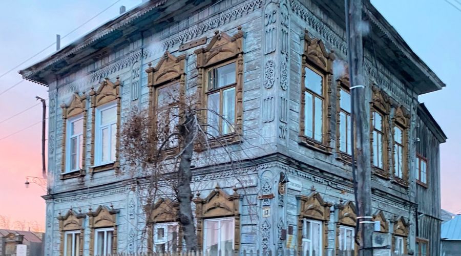 Власти Бийска выставили на торги вековой дом-памятник