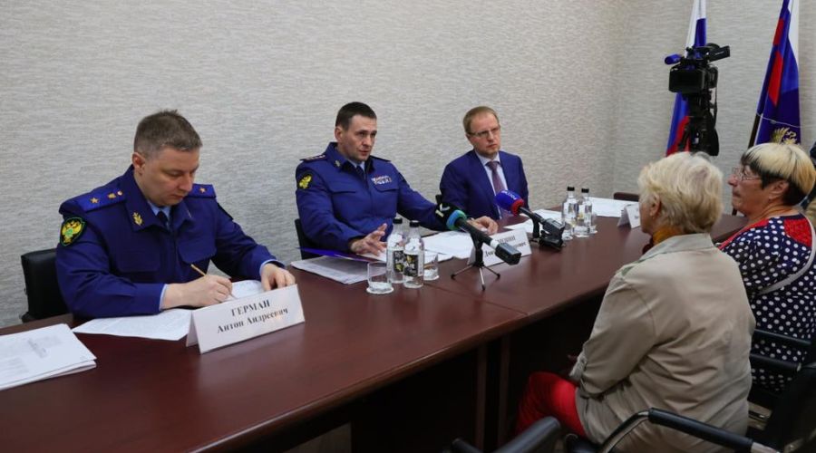 Замгенпрокурора России и губернатор Алтайского края провели личный прием граждан в Бийске