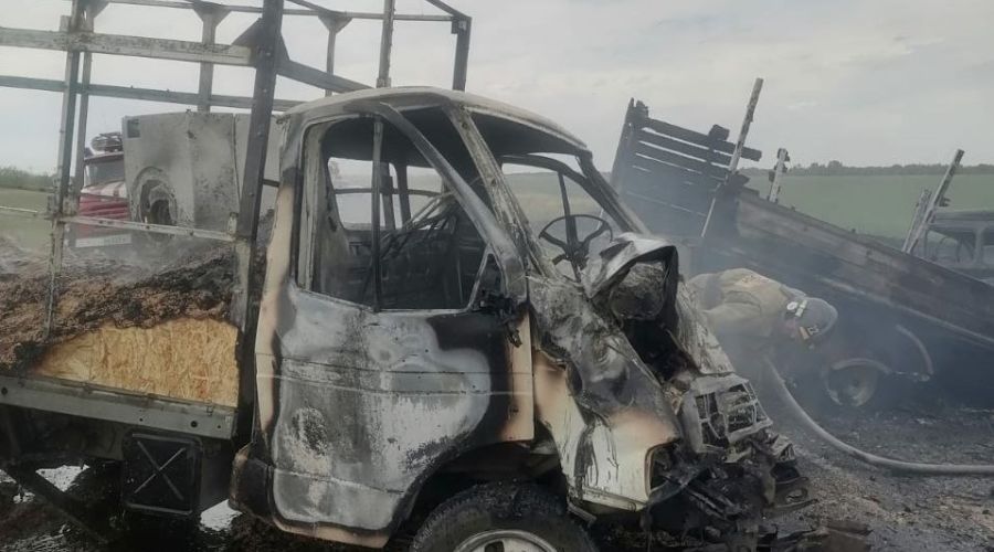 В «огненном» ДТП на алтайской трассе погиб мужчина