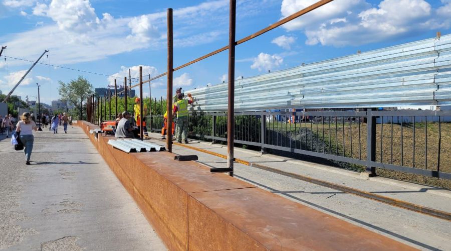 В Барнауле изменят движение на пешеходном мосту в районе реконструкции путепровода