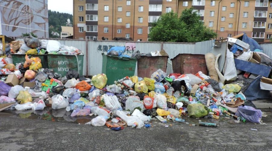 Мусорная площадка, которую обслуживает «Кызыл-Озек-Сервис»