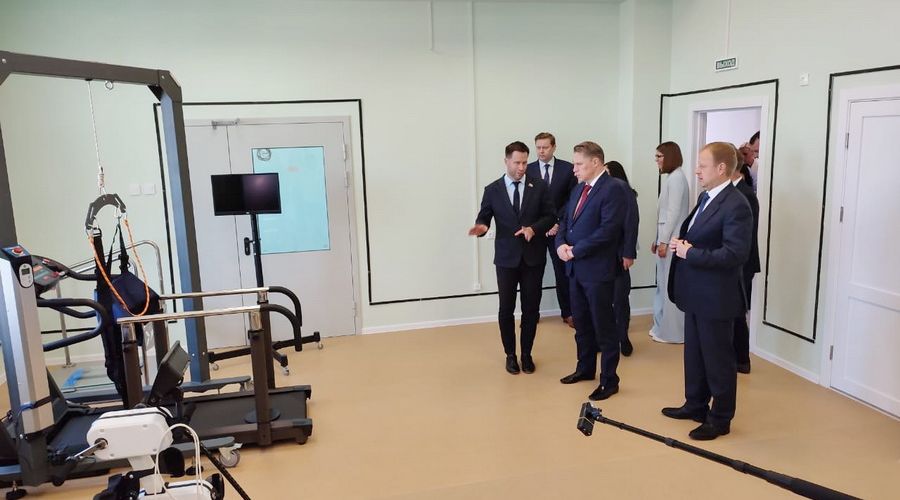 Глава федерального Минздрава проведал новый корпус барнаульской поликлиники