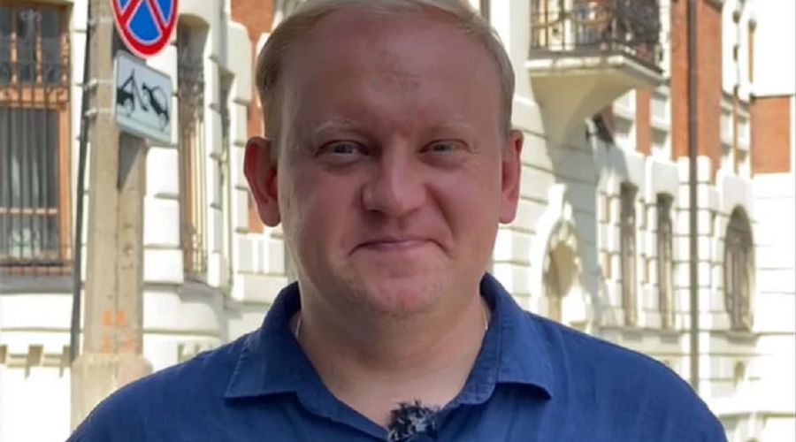 Алтайский медиаменеджер объявил челлендж ко Дню российского флага