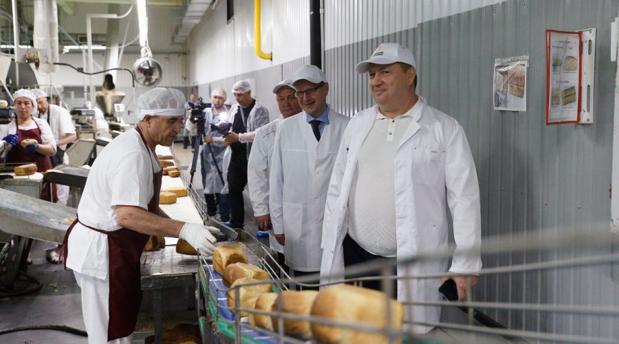 Виктор Томенко пообщался с алтайскими хлебопеками