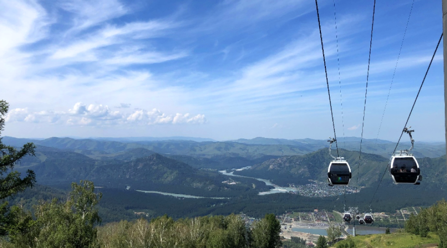 Жители Манжерока пожаловались президенту на «падающий» уровень жизни на фоне развития курорта