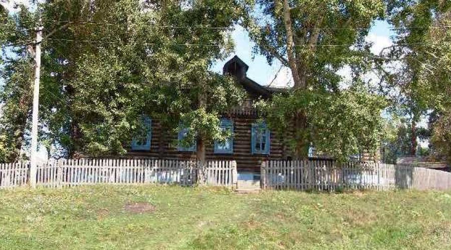 Деревянный корпус школы