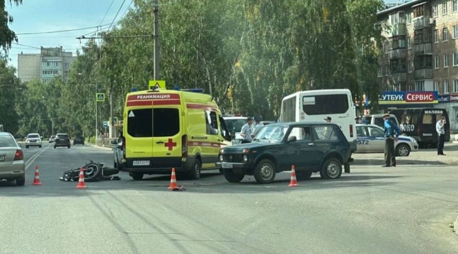 Байкер-нарушитель погиб на перекрестке в Барнауле (18+)