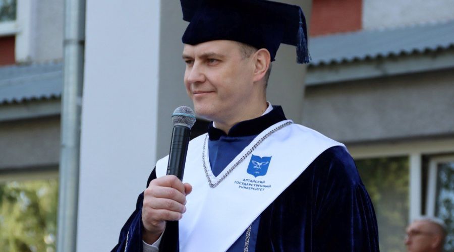 Ректор Алтайского госуниверситета получил нагоняй от прокуратуры за скандал с общежитиями
