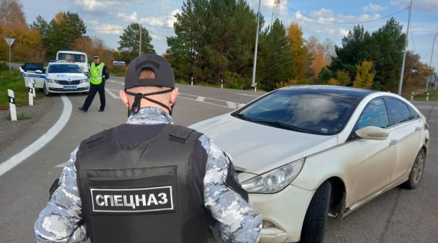 Барнаульские приставы арестовали машину проштрафившейся перед ГИБДД должницы