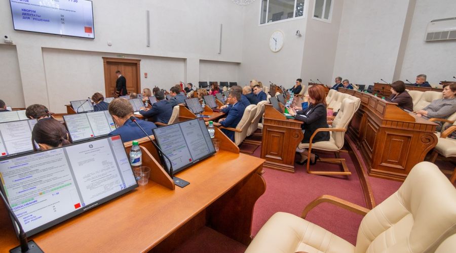 Алтайские депутаты обсудят закон о детских наставниках и согласуют министра финансов на «бюджетной» сессии