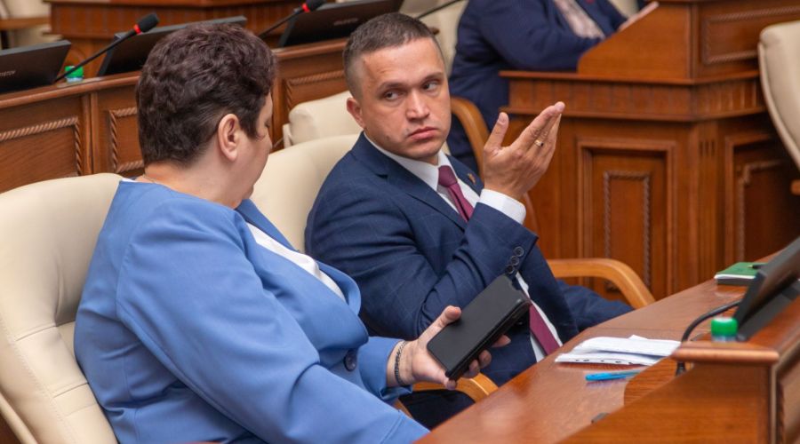 Очередной депутат Алтайского Заксобрания из фракции КПРФ заявил о разрыве с коммунистами