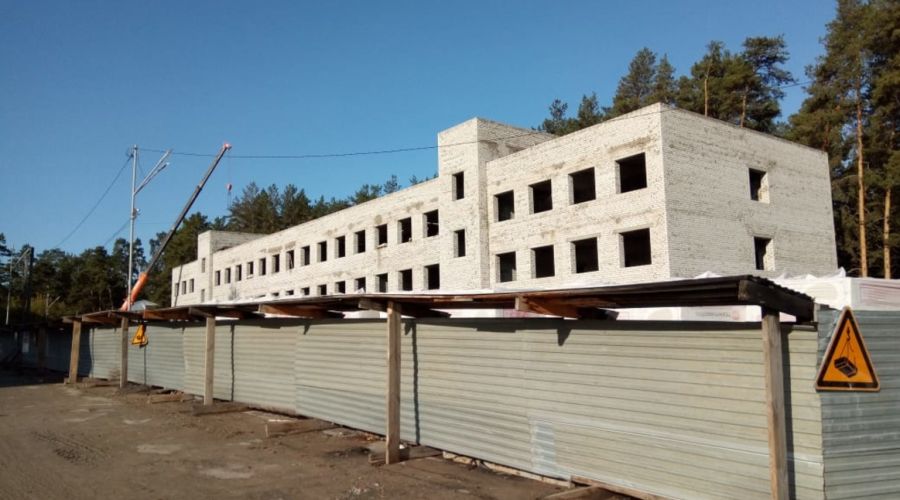 «Просроченное» строительство новой алтайской поликлиники подорожало почти на 100 млн рублей