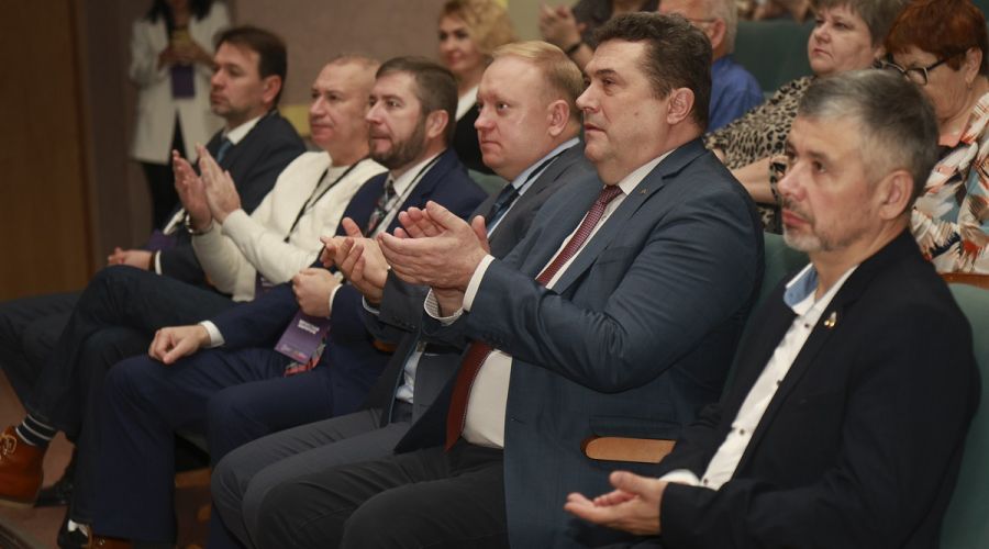 Эксперты рассказали журналистам Алтайского края о развитии соцмедиа и возможностях нейросетей