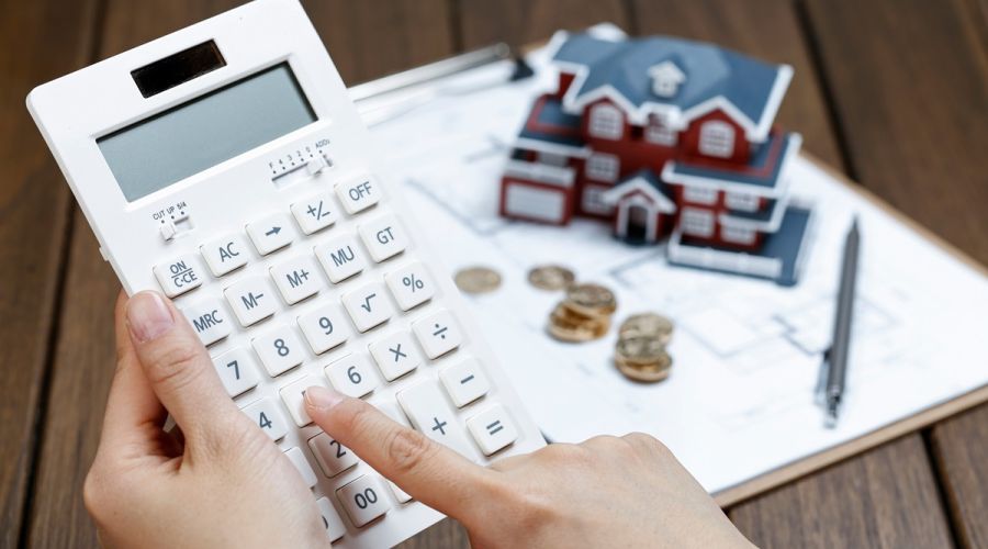 Власти озвучили параметры повышения тарифов на ЖКУ в крупнейших городах Алтайского края в 2024 году