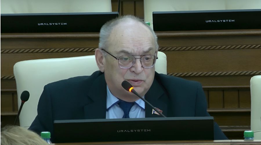 «Надо брать дрын»: алтайский парламентарий поднял вопрос об отношении краевых медиков к пациентам