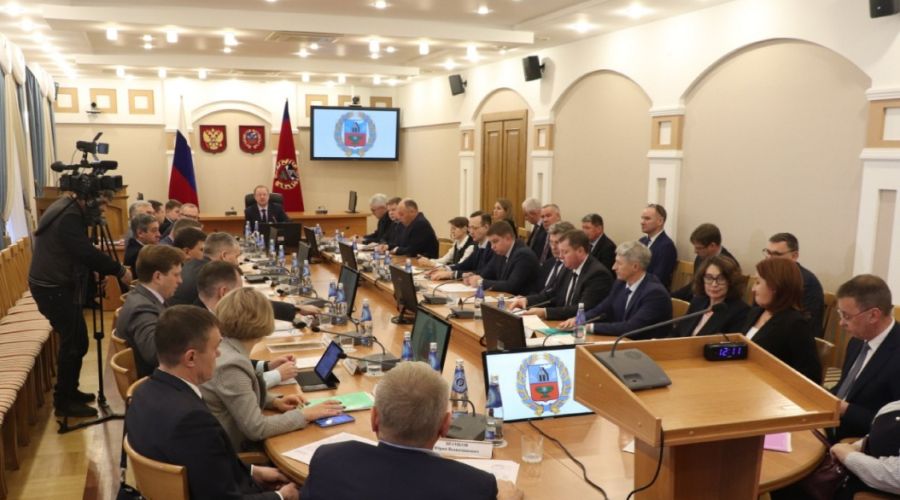 Власти Алтайского края скорректируют бюджет в пользу муниципалитетов и социалки