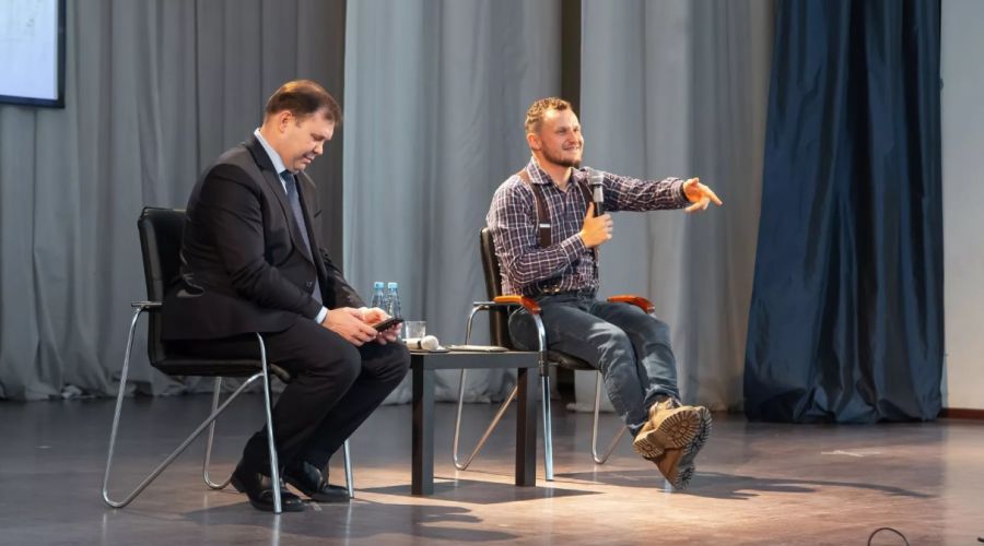 Известный российский сыродел оценил алтайских конкурентов и положил глаз на местных студентов